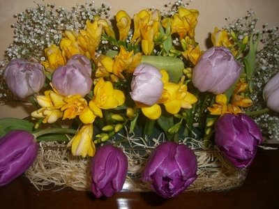 Composizione floreale di tulipani finti-Tulipani dal tocco  reale-Composizione tulipano-Centrotavola tulipano viola-Centrotavola  floreale -  Italia